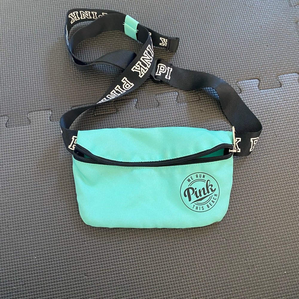 VS Pink crossbody bag - Picture 1 of 5